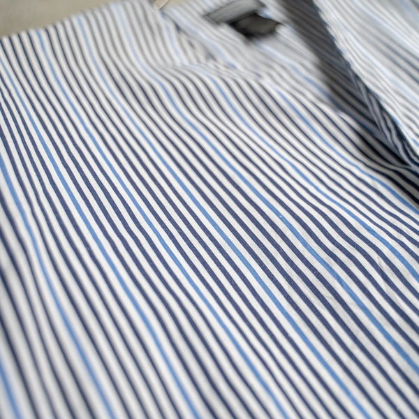 2000s blue based stripe pajama s/s shirt