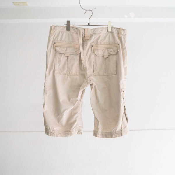 2000s ivory cargo shorts -good gimmick-