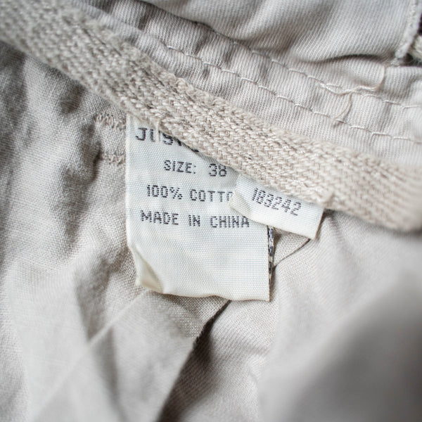 2000s ivory cargo shorts -good gimmick-