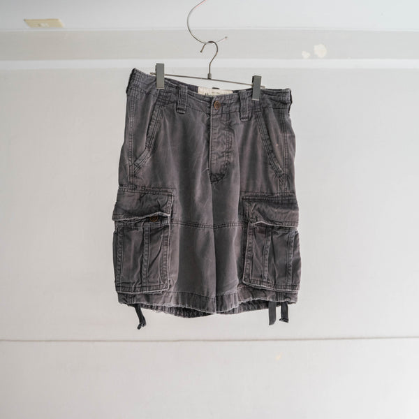 2000s faded gray cargo shorts -good mood-