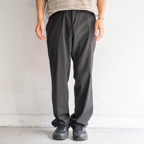 around 2000s 'BENETTON' black color no tuck slacks -light weight-