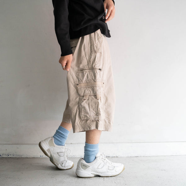 2000s ivory cargo shorts -good gimmick-