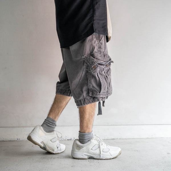 2000s faded gray cargo shorts -good mood-
