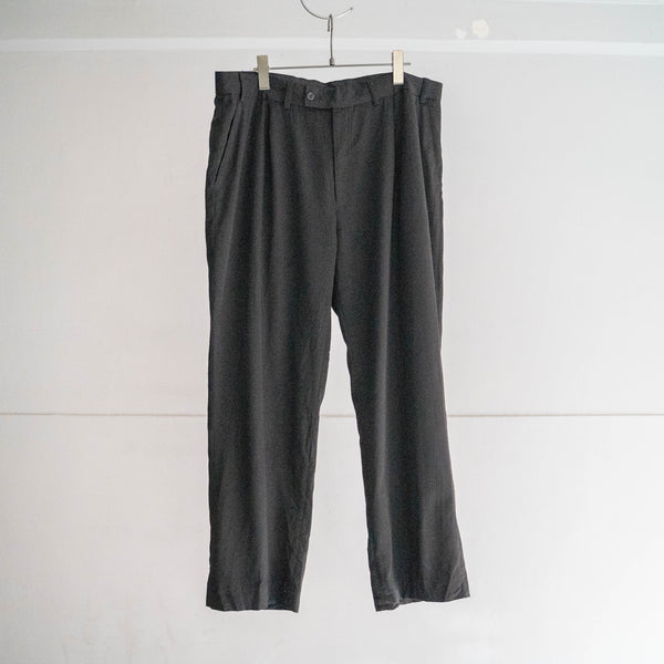 2000s black poly × viscose 1 tuck slacks