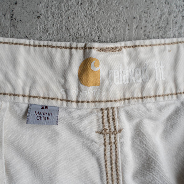 2000s Carhartt white cotton cargo shorts