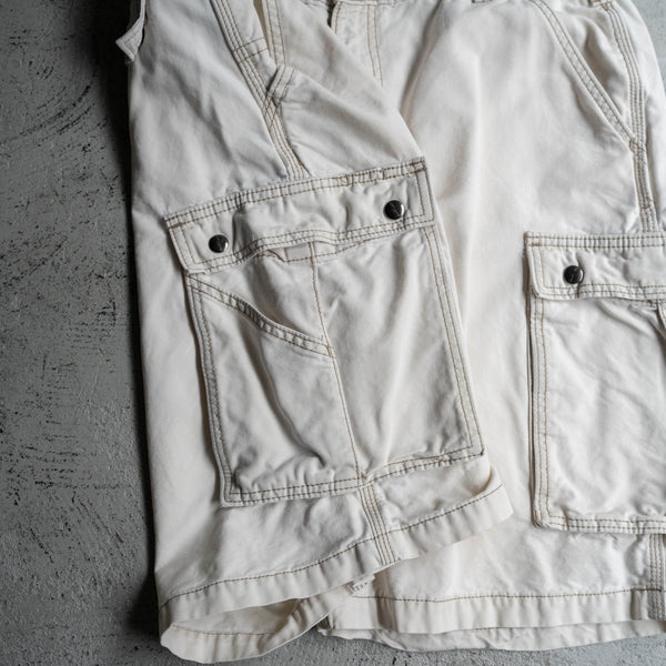 2000s Carhartt white cotton cargo shorts