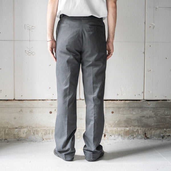 1990s dark gray color  poly × viscose 3 tuck slacks