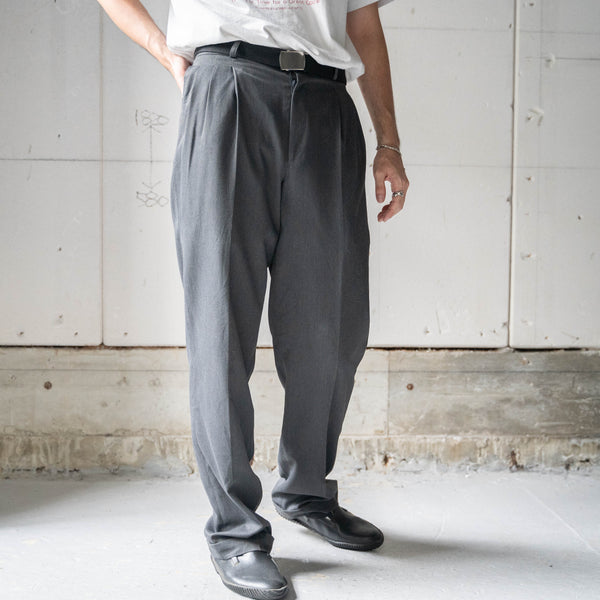 1990s dark gray color  poly × viscose 3 tuck slacks