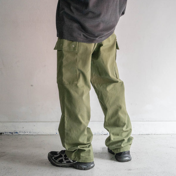 2000s German police light green cargo pants