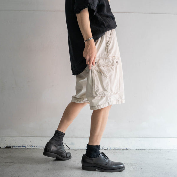 2000s Carhartt white cotton cargo shorts