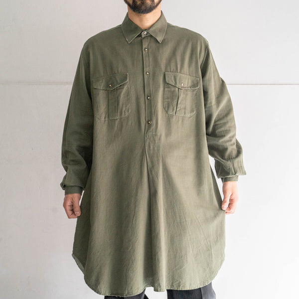 1970-80s olive green grandpa shirt 'with tyrolean button'