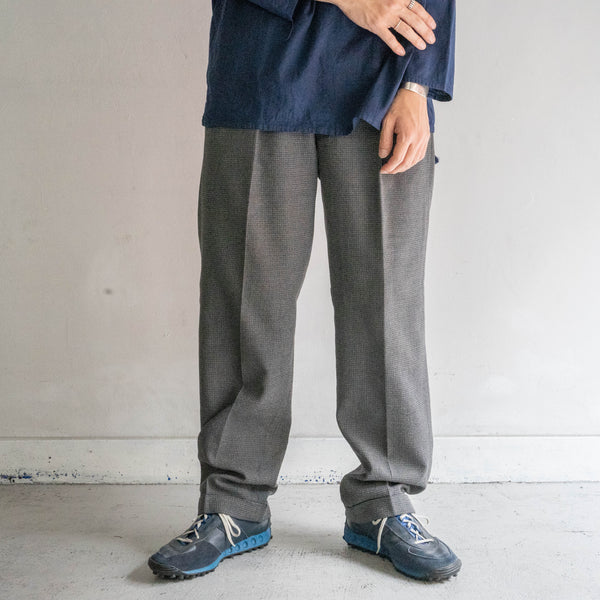 1980s Japan vintage gray based plaid pattern 2 tuck slacks