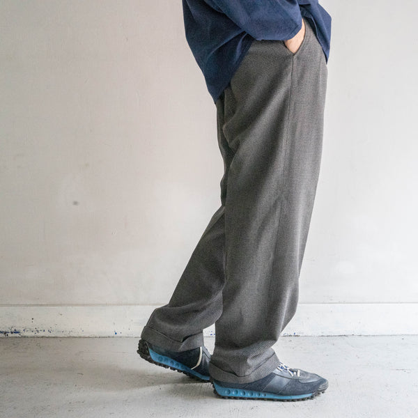 1980s Japan vintage gray based plaid pattern 2 tuck slacks