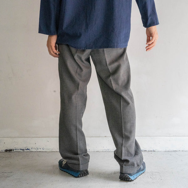 1980s Japan vintage gray based plaid pattern 2 tuck slacks