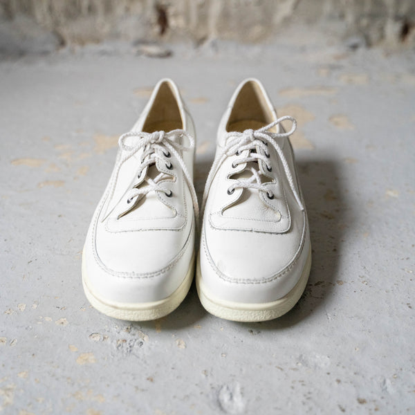 2000s Czech military? white color leather sneaker