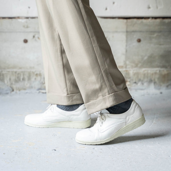 2000s Europe white color leather sneaker