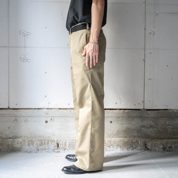 around 1990s Italian military beige color one tuck chino pants 'dead stock'