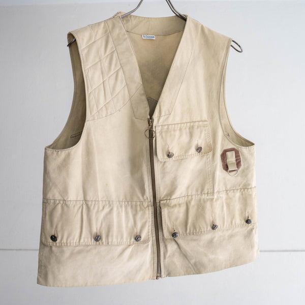 around 1950s French  ecru color hunting vest -animal button-