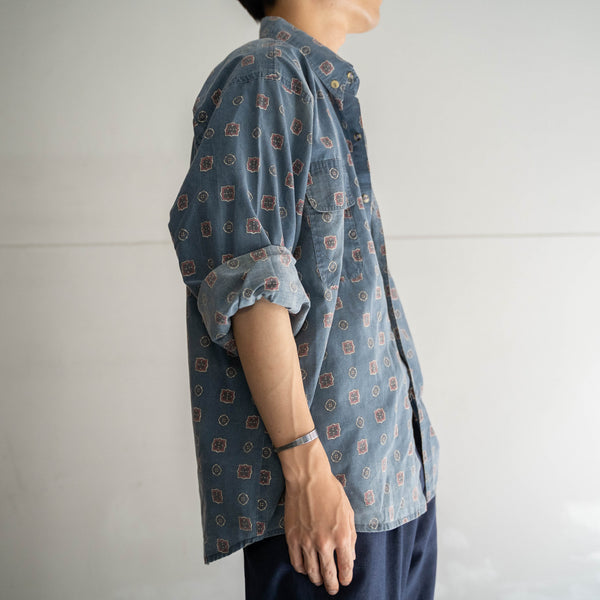 1990s blue based all over pattern l/s shirt -good fade-