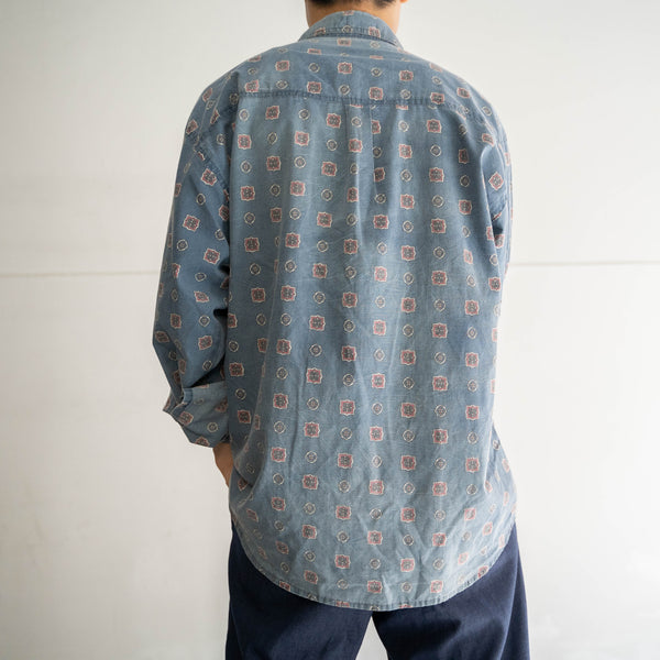1990s blue based all over pattern l/s shirt -good fade-