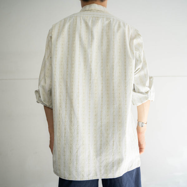 1980s Europe white × olive all over pattern l/s shirt