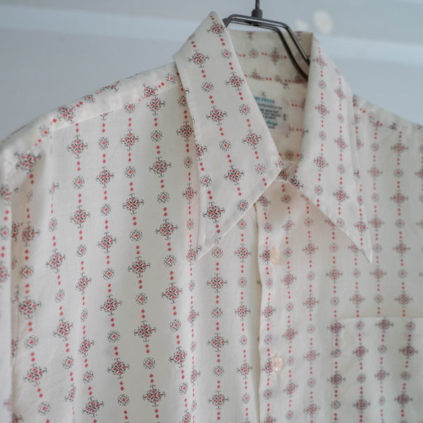 1970-80s white × red all over pattern s/s shirt -remake-