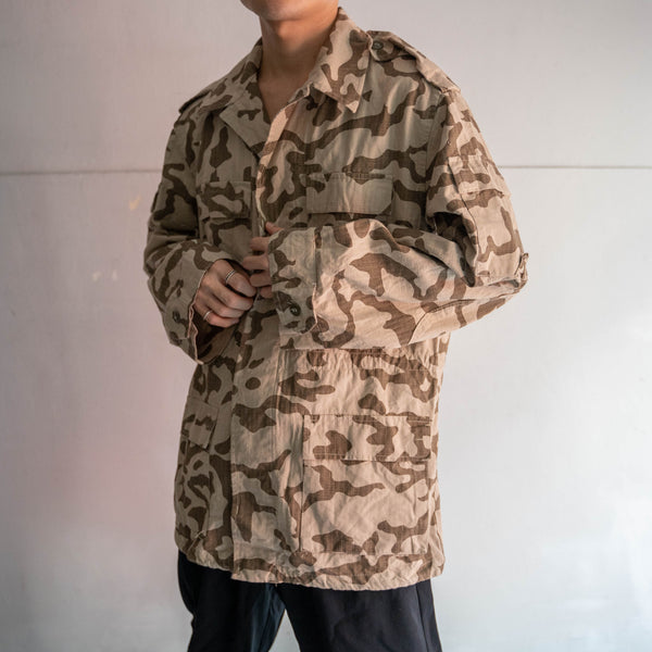 around 1990s Europe desert camouflage jacket -multi pockets-