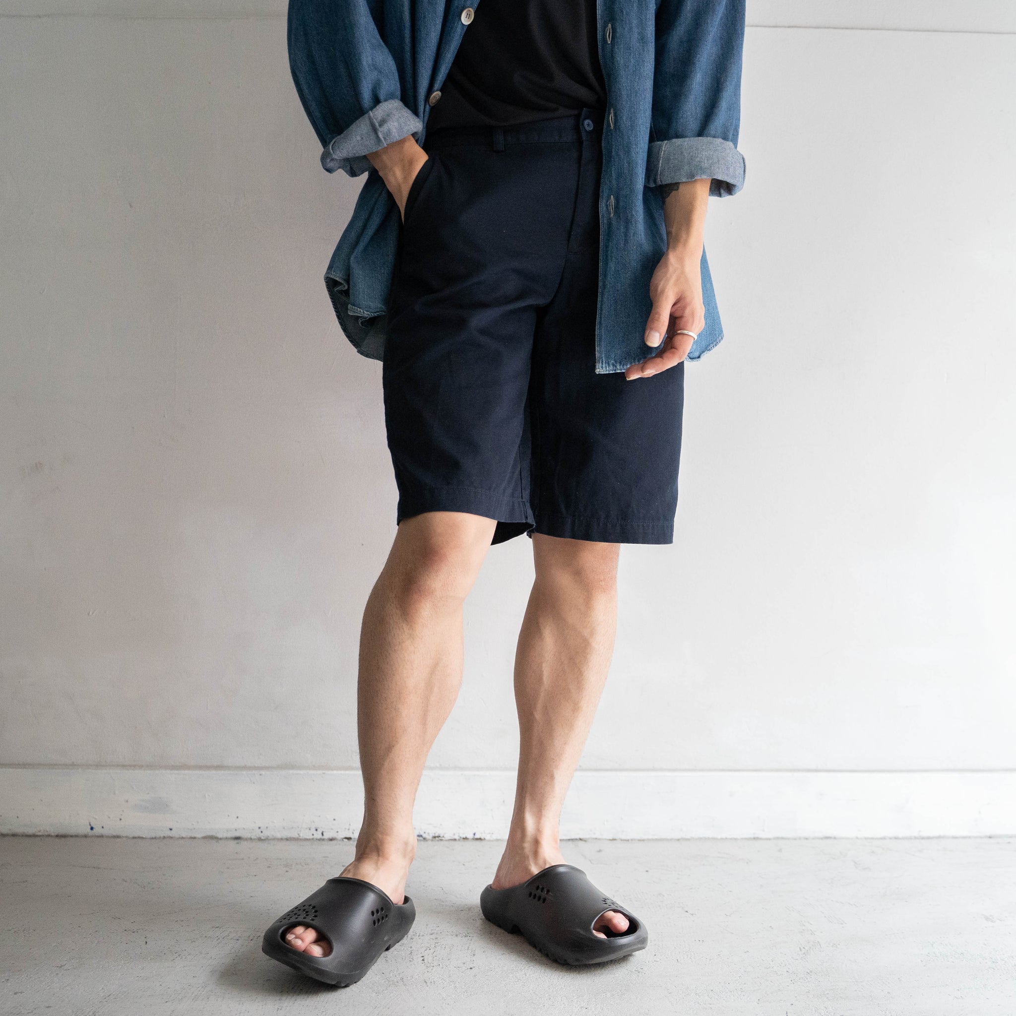 2000s Ralph Lauren dark navy color chino shorts