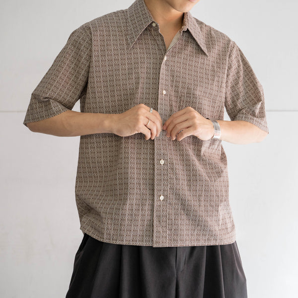 1970-80s brown based all over pattern s/s shirt -remake-