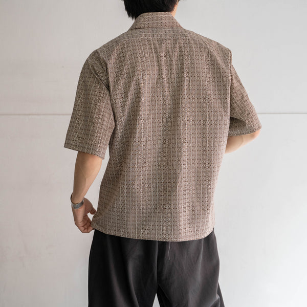 1970-80s brown based all over pattern s/s shirt -remake-