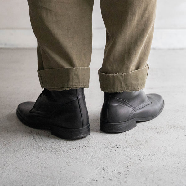 2000s Romanian military black color leather boots