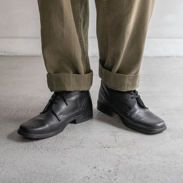 2000s Romanian military black color leather boots